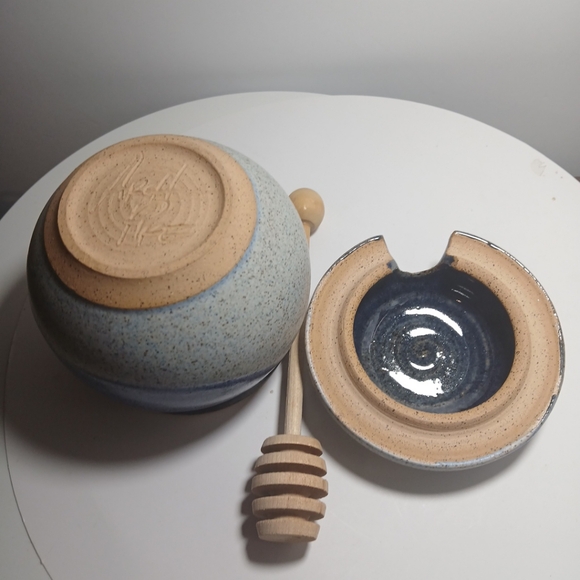 Pottery Handmade Honey Jar bowl - Picture 8 of 9